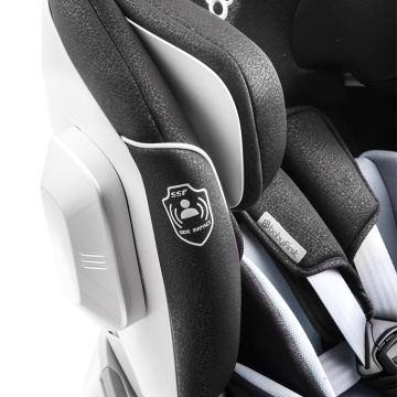 Viagem de assentos de carro girando com isofix