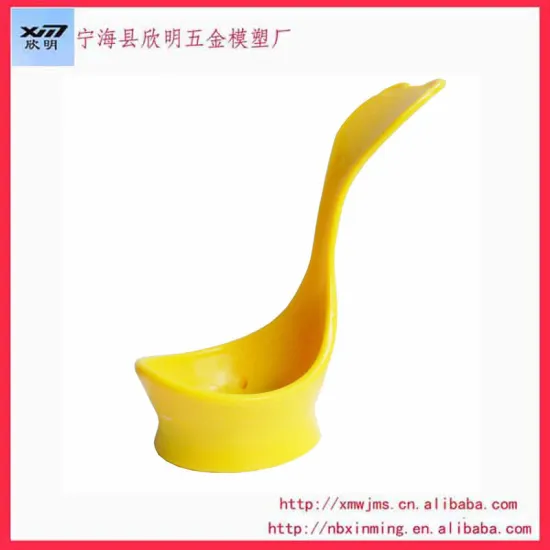 Kitchen supplies plastic spoon