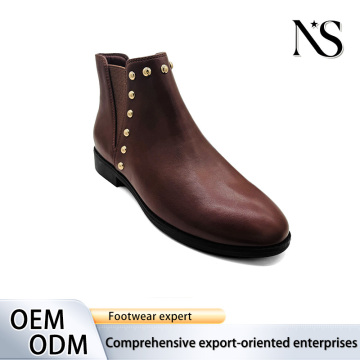 Vintage Rivet Chelsea Boots Distinkta moderna ankelstövlar
