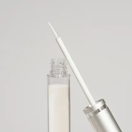 Wholesale Waterproof Eyelash Glue with Ultra Precise Fiber Brush