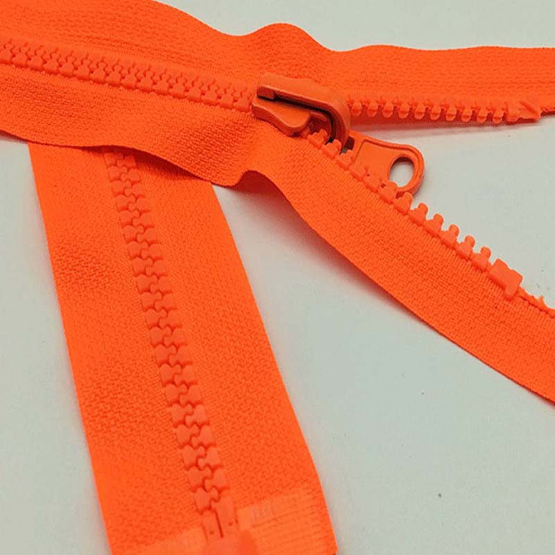 Bright-coloured plastic zipper