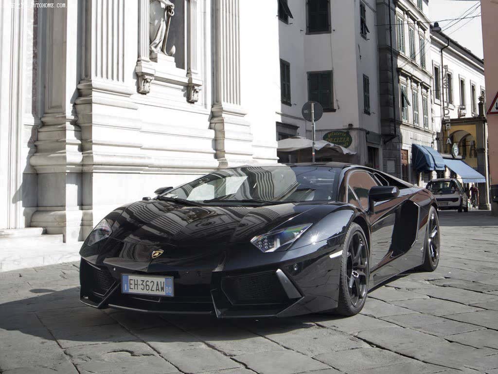 Lamborghini Aventador (11)