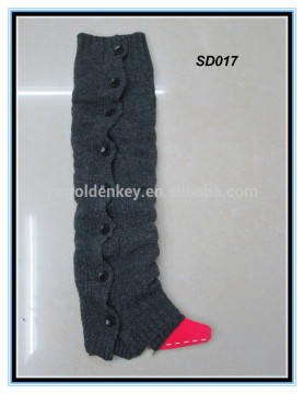 2016 fashion woman winter keep warm 100% acrylic knitted boot socks with button design