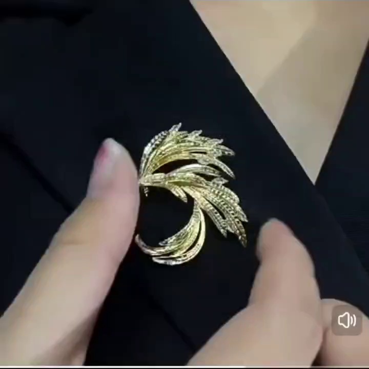 Classical enamel phoenix brooch