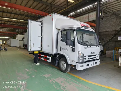 4x2 ISUZU Refrigerated Van Truck