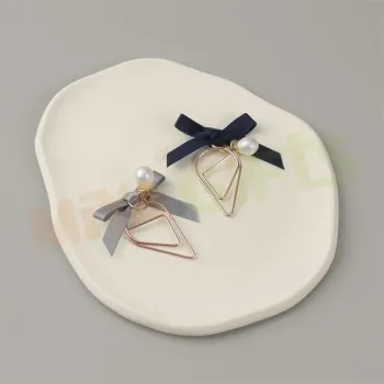 Teardrop Shaped Black Ribbon Bow Tie Planner Clip with Pearl