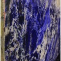 Lempengan batu sodalite biru besar