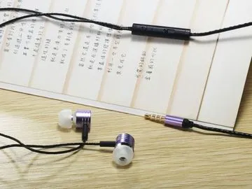 Earphone, Works with Apple/Samsung