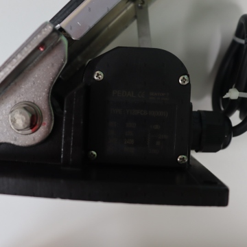 Original Brand New Heavy Duty Crane Spare Parts: Electronic Throttle Accelerator Y120FCB-10(0001)