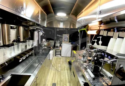 USA-Made Fiberglass Stainless Steel Sandwich Panel Airstream Camper for Outdoor Ventures