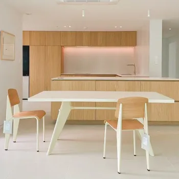 Modern Design Wooden Cafe Furniture & Restaurant Chairs and Tables Manufacturer