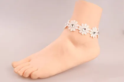 Fashionable Trendy Lace Rhinestones Daisy Anklet For Bridal