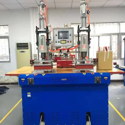 Soccer Goalkeeper PU Leather Gloves with Welding Machine