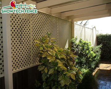 Pannelli di recinzione reticolare in vinile a buon mercato resistente per decorazione da giardino - in vendita