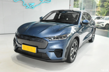 MOBIL LISTRIK MESTANG MACH-E TINGGI