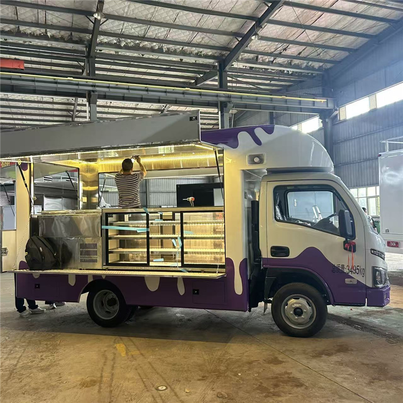 Pizza food truck;