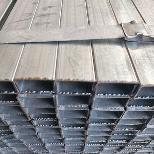 Langlebiges verzinktes Vierkantrohr 27 x 47 x 0,9 mm