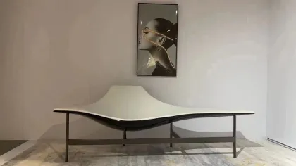 Modern Italian Leather Manta Ray Lounge Chair for Luxurious Living Rooms