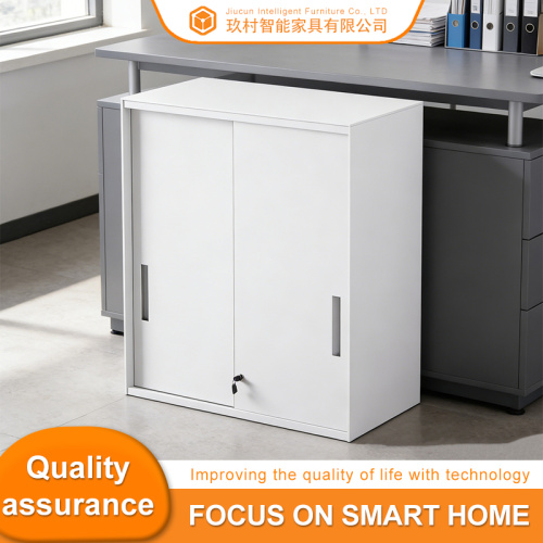 Трох'ярусная шафа з рассоўнымі дзвярыма, усталяваная зверху