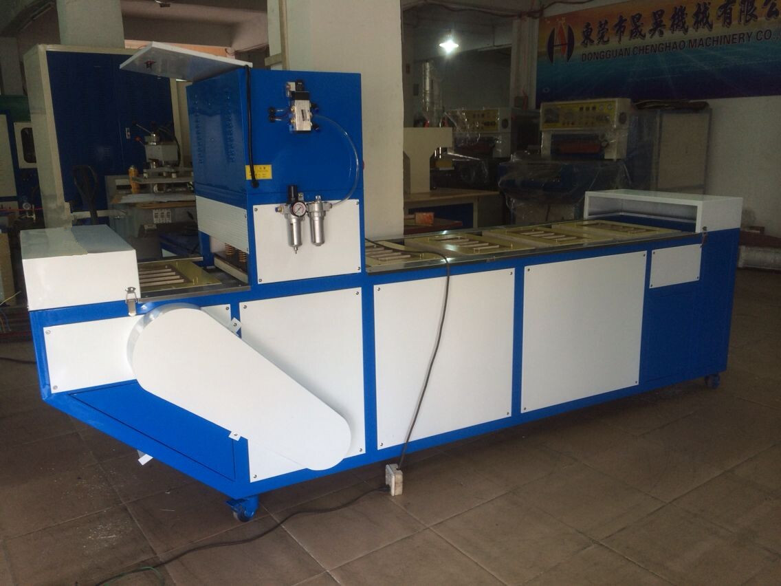 Automatic sealing machine 