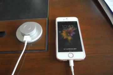 Round shape Pop Up sofa socket with 2 Charging Ports for laptops, tablets, phones, cameras, MP3 players