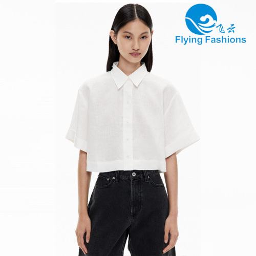 قميص أبيض بسيط وكل يوم