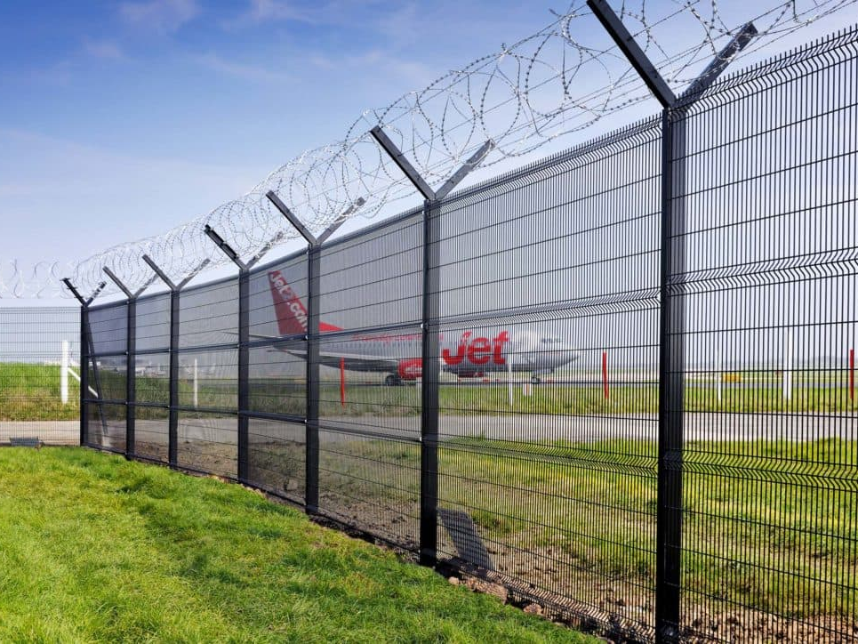 358fence3