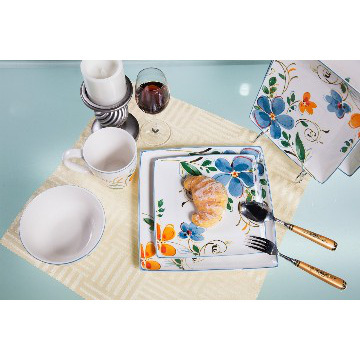 The Porcelain dinnerware for reative glazed finish