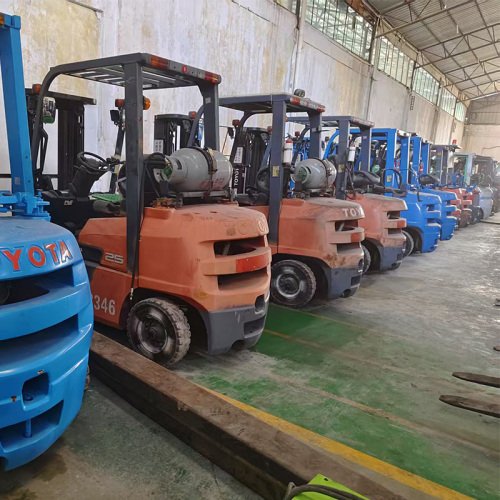 Второй рукой Toyota forklift для продажи