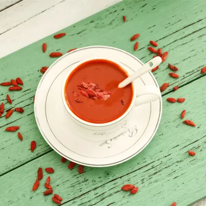 Organic goji berries fresh juice concentrate