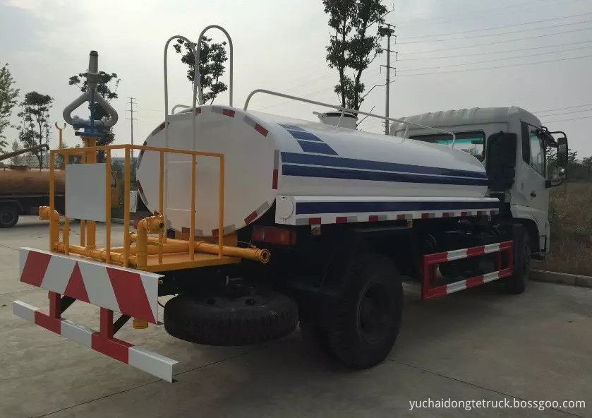 Dongfeng CUMMINS 180PS water truck