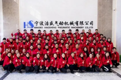 HS-32 Iwata Blick Airbrush System with Compressor