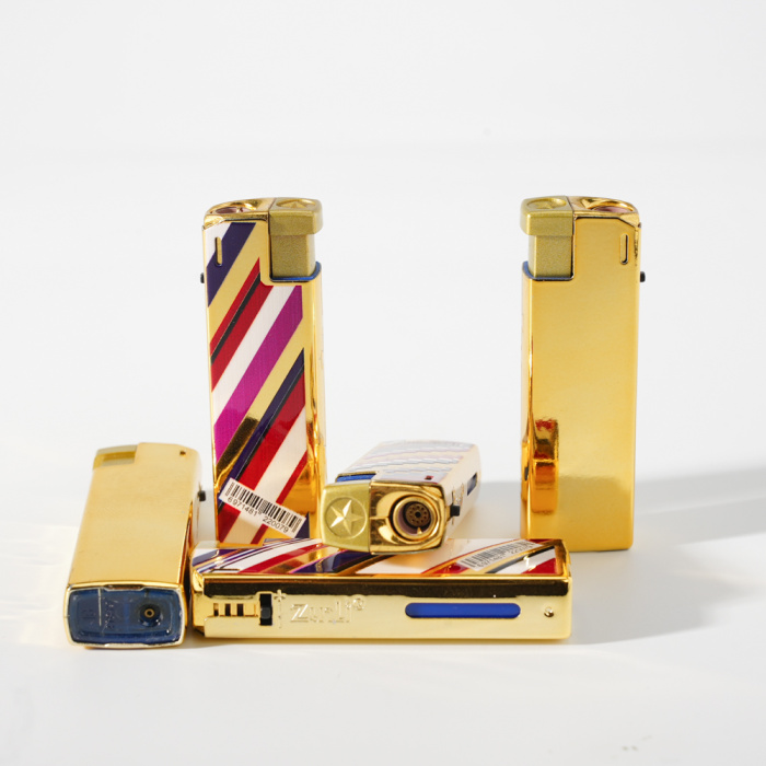 Jet Flame Fashion Piezo Ligher с металлической крышкой