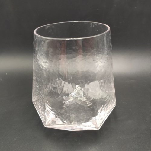 Glasgefäße mit Diamantschliff für Kerzen