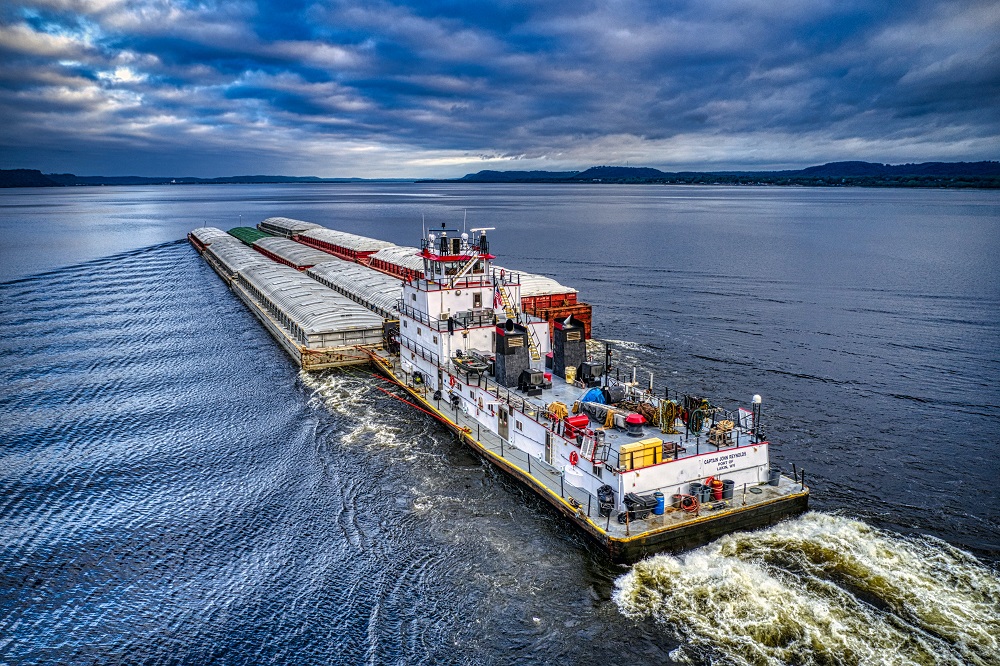 Erfahrene Barge Reparatur und Wartung