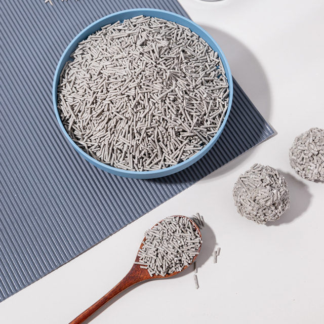 Activated carbon cat litter