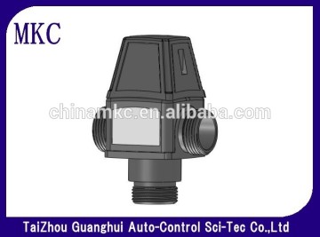 Thermostatic mixing valve