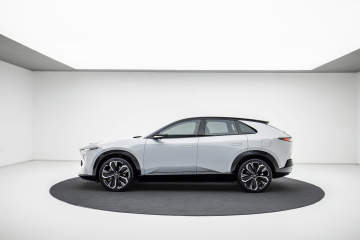 MAZDA EZ-60 Intelligent SUV