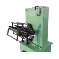 Machine d&#39;estampage à chaud avec deux systèmes de collecte de papier d&#39;aluminium