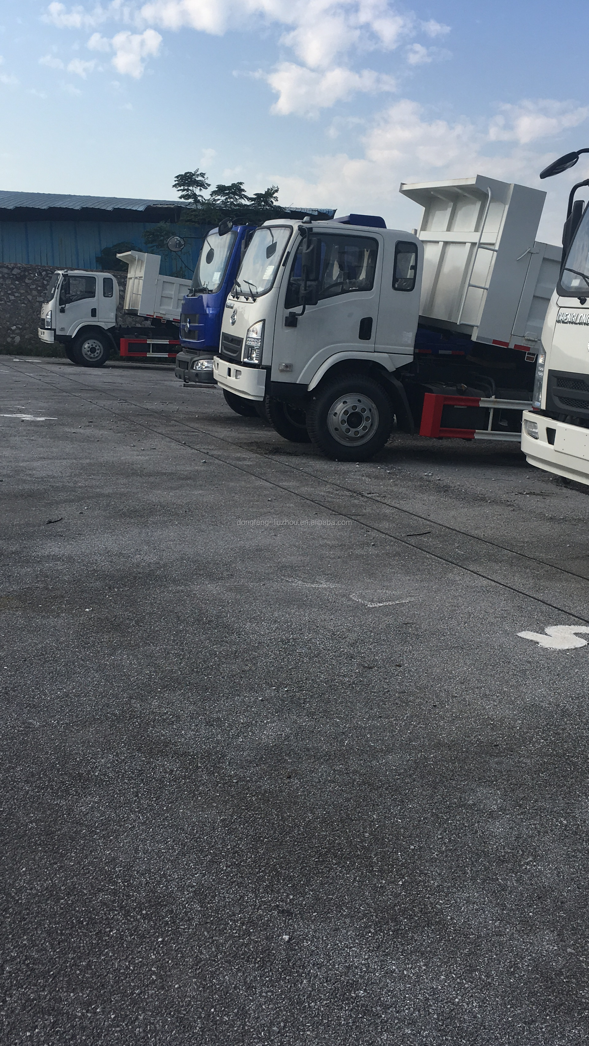 Hot selling best quality dongfeng mini dumping truck 4 wheel dump truck