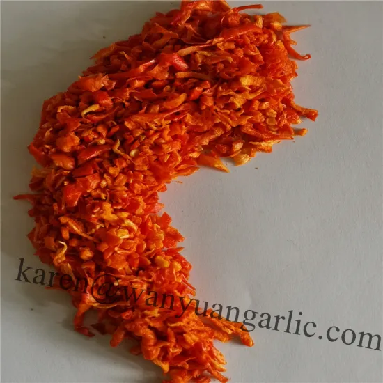 Vacuum fried crispy cut chili