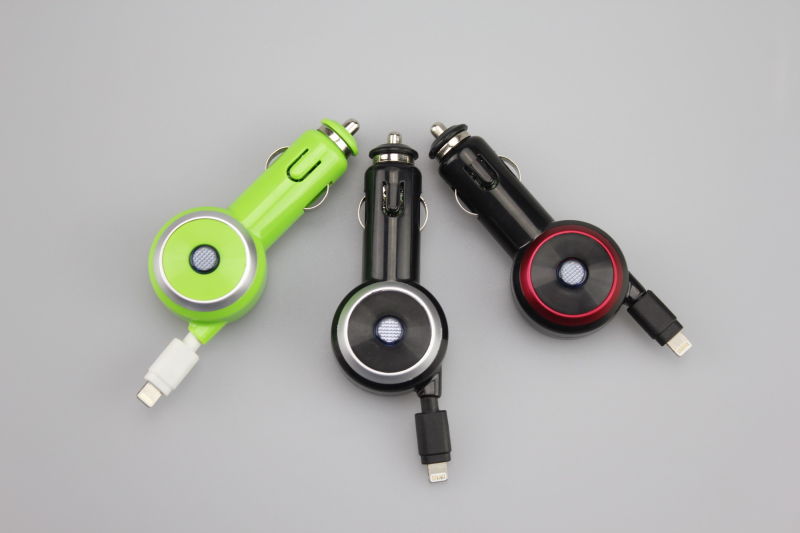 Mfi Approved Colorful Car Charger with Retractable Cable for iPhone (DC-IP5-014)