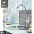 Chromowany wykańczający Kitchen Faucet Pojedynczy uchwyt Sink Faucet