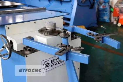 Electric Elbow Forming Machine for HVAC Air Ducts in Air Conditioning Systems