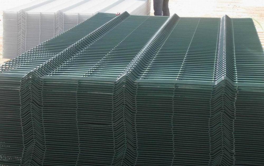 Hot Sale PVC Coated Welded Triangle Bending Fence