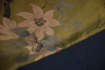 yellow straight skirt