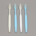 فرشاة أسنان زرقاء زرقاء ملونة