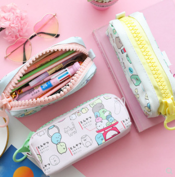 Kasing pensil kenyamanan dengan set alat tulis