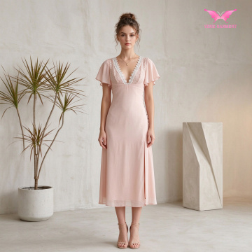 Gespleißtes Kleid mit Spitzeneinsatz