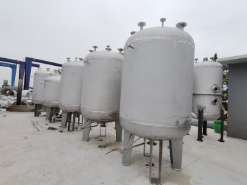 High Temperature Vertical Storage Tank